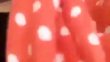 Hijabi lady sucks a professor’s dick in Pakistani sex video