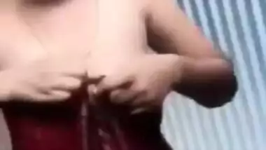 Slutty teen gal exposes perky Desi tits and cute twat in XXX clip