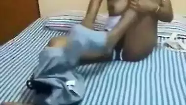 Before sex slim Indian teen agrees to perform little XXX striptease