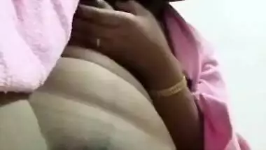 Girl films how she touches her XXX shaved slit in amateur sex video