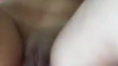 Horny Desi NRI Getting Her Pussy Drilled Then Giving A Nice Blowjob To Her BF