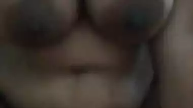 There are no sex toys still the Desi finds a way to satisfy pussy