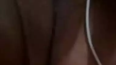 Horny Paki girl shows XXX orifice to boyfriend via video chat