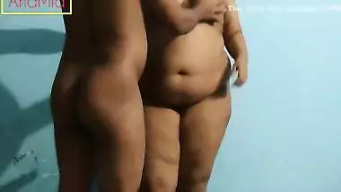 Nandita Bhabhi Apne Kapde Badal Rahi Hai, Devar Se Dekhata Hai Aur Use Chodata Hai With Devar Bhabhi