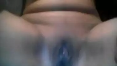 Indian babe is so sexy in birthday suit that she doesn't get dressed