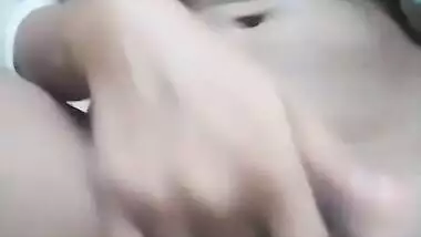Hot Look Indian Girl Record Fingering Selfie Video For Lover