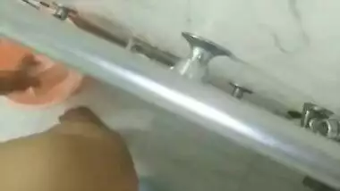 Desi wife nude bathing in bathroom recording by spy cam