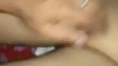 Indian sweet girl’s clean pussy recorded on Cam with whispering