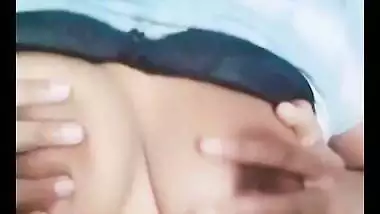 Girlfriend in glasses stands nude in bathroom viral xxx