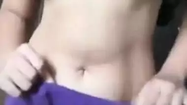 Juicy boobs and hairy XXX gap are two sexy things that Desi woman proudly shows