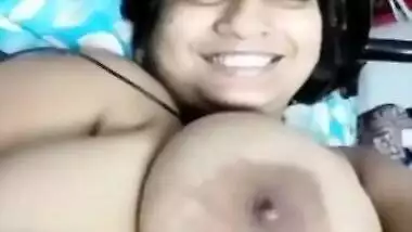 Exposing tits is the first XXX thing for the Indian to do after waking up