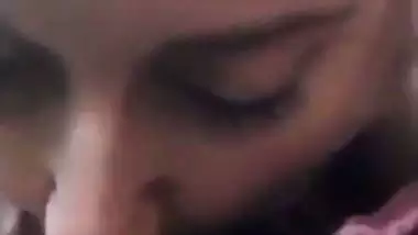 Hijabi lady’s deep Pakistani blowjob to a stranger
