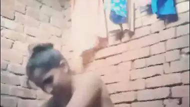 Dehati desi bathing merged video leaks