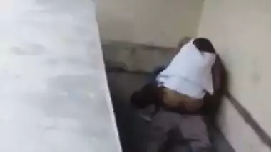 Outdoor xxx MMS of a college couple fucking behind the college