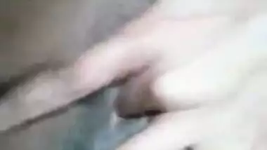 Sweet Indian gal with body of porn diva fingers trimmed twat on cam