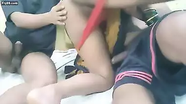 Bhabhi ne chacha ke bade lund se or Bhai ke lund se chudwaya