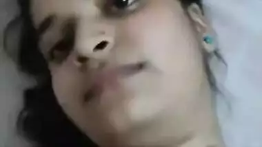 Penis Penetration of Shy Girl in Oyo – “Are Abhi gaya hi ni hai”