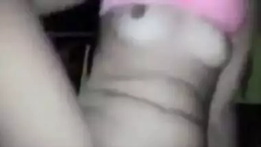 Desi village girl fingering her virgin XXX pussy posing for the cam