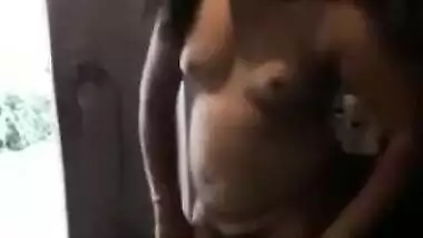 Before sex Indian man records porn clip with his naked girlfriend