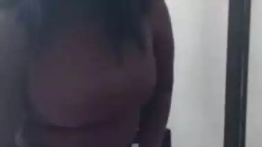 content creator He offers a boutique employee to masturbate on camera for money. Will you accept...?