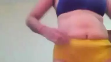 Famous desi bhabhi wearing blue color bra and showing her boobs, pussy